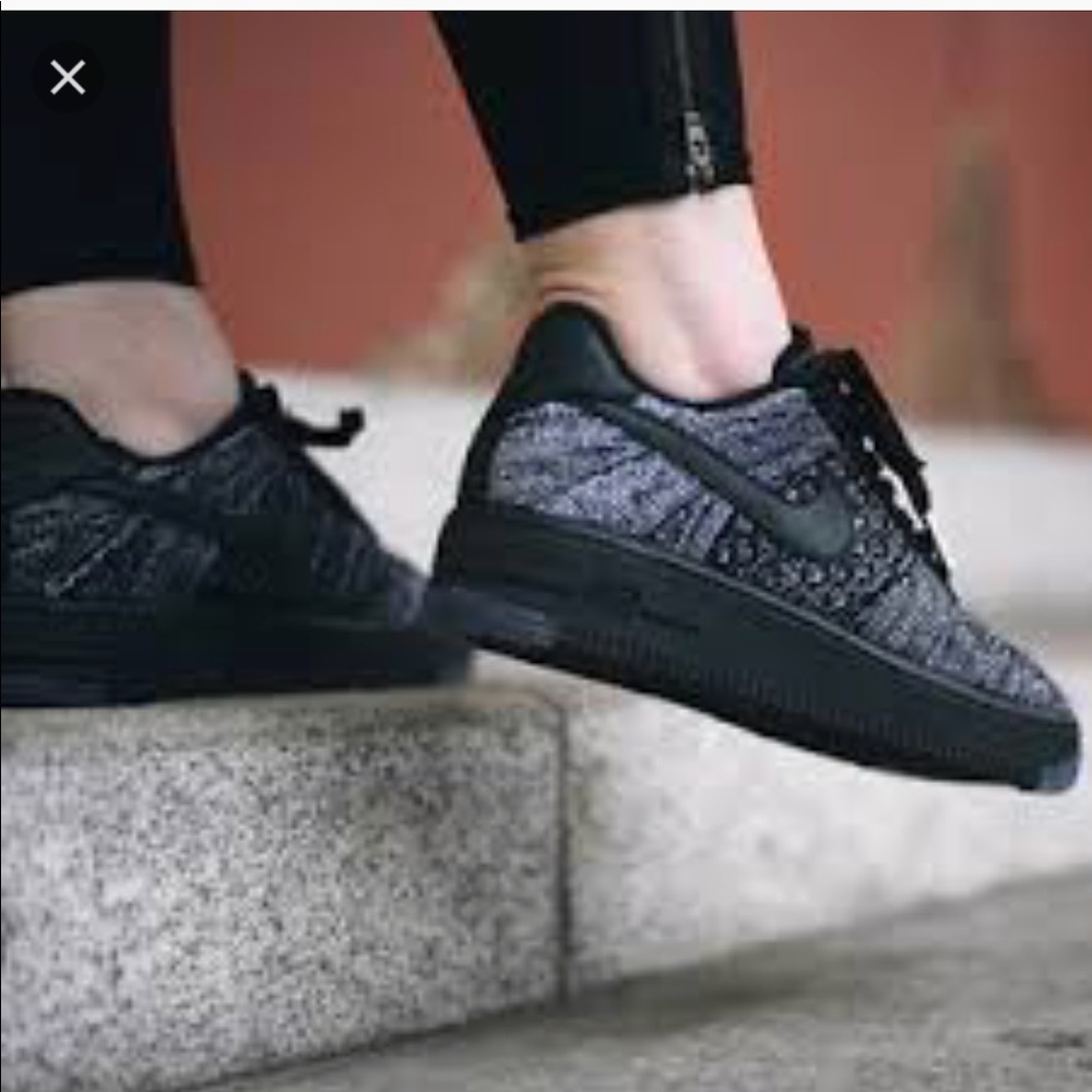 NWT Nike Air Force 1 Flyknit Low Black/White WMNS - Picture 3 of 8